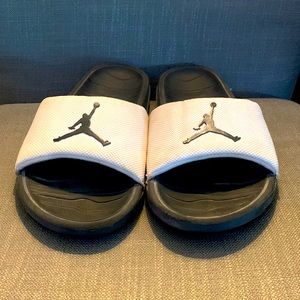 Size 9 Jordan slides